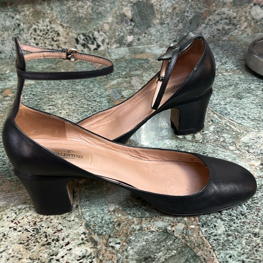Valentino Tango Black Leather Heels with Ankle Strap 8.5 (EU 39)